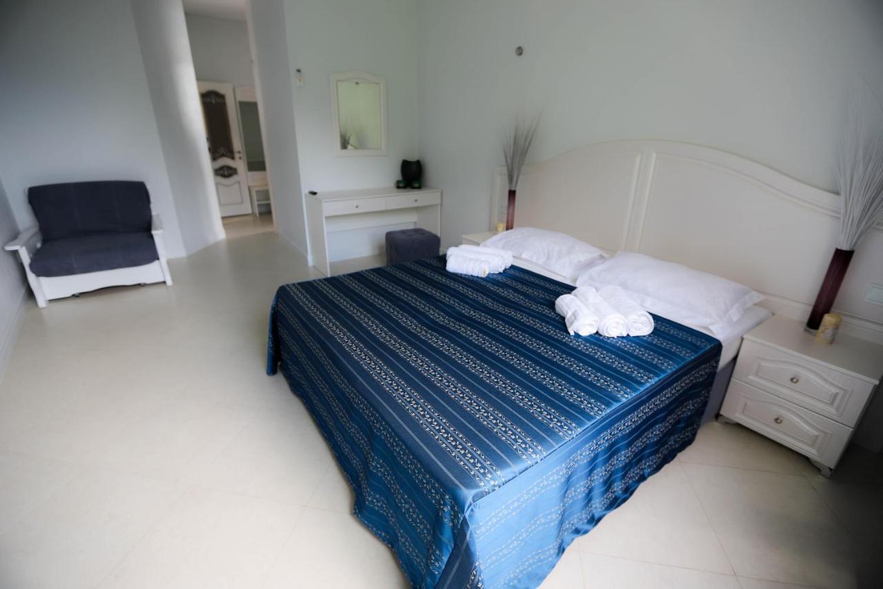 Hometel 4 Friends Gagra Esterno foto