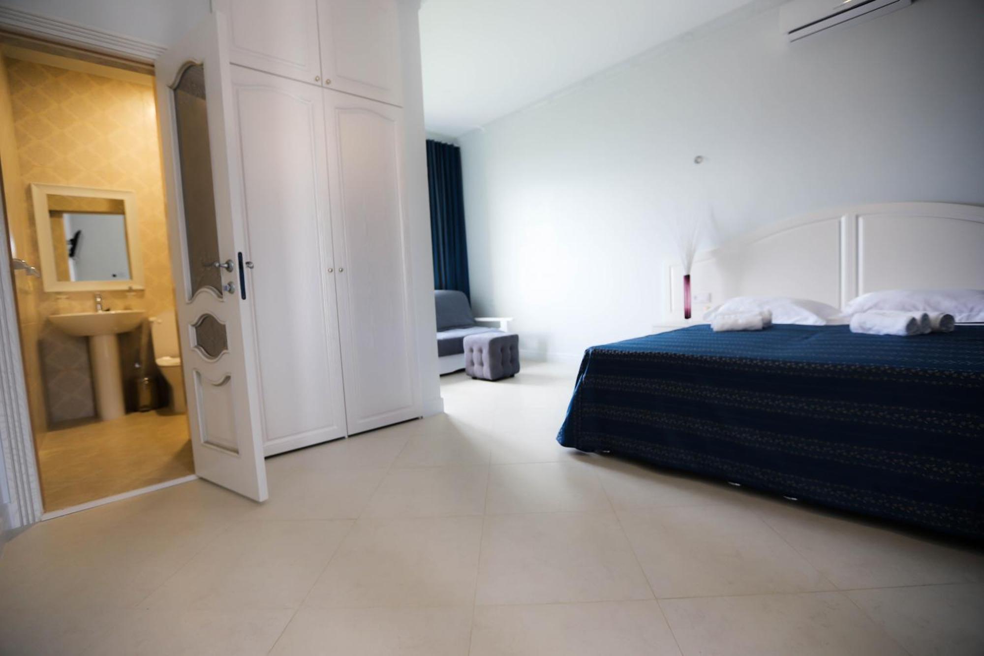 Hometel 4 Friends Gagra Esterno foto