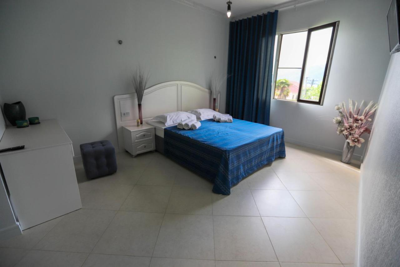 Hometel 4 Friends Gagra Esterno foto
