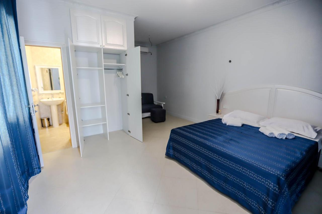 Hometel 4 Friends Gagra Esterno foto