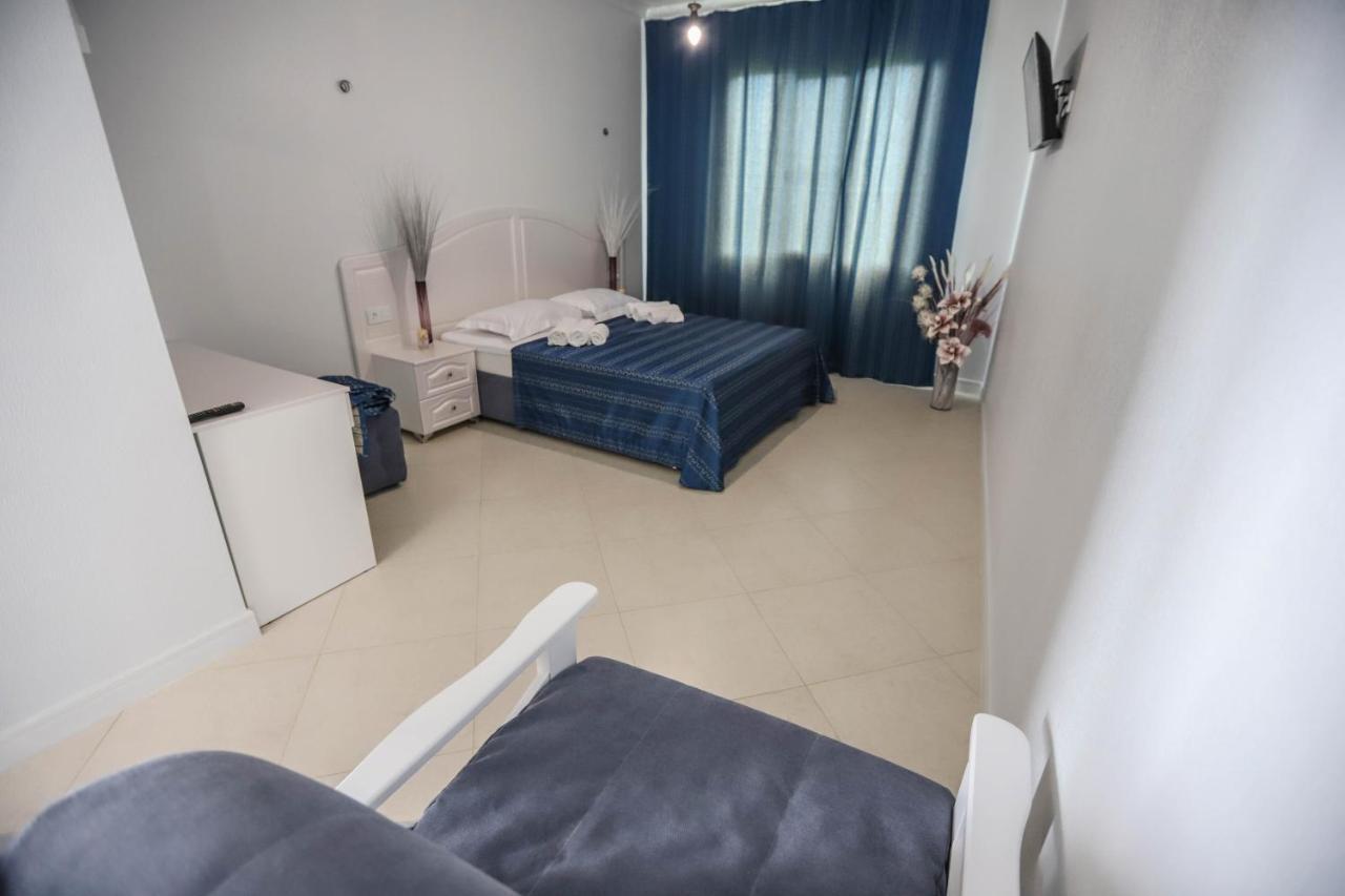 Hometel 4 Friends Gagra Esterno foto